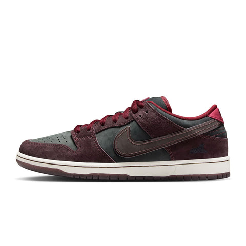 Nike SB X Riot Dunk Low Pro