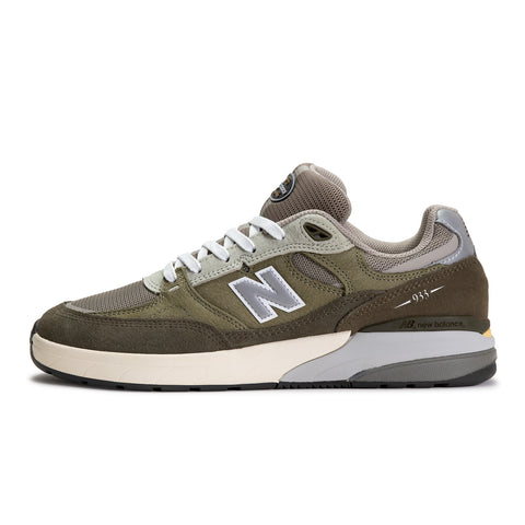 New Balance Numeric Reynolds 933